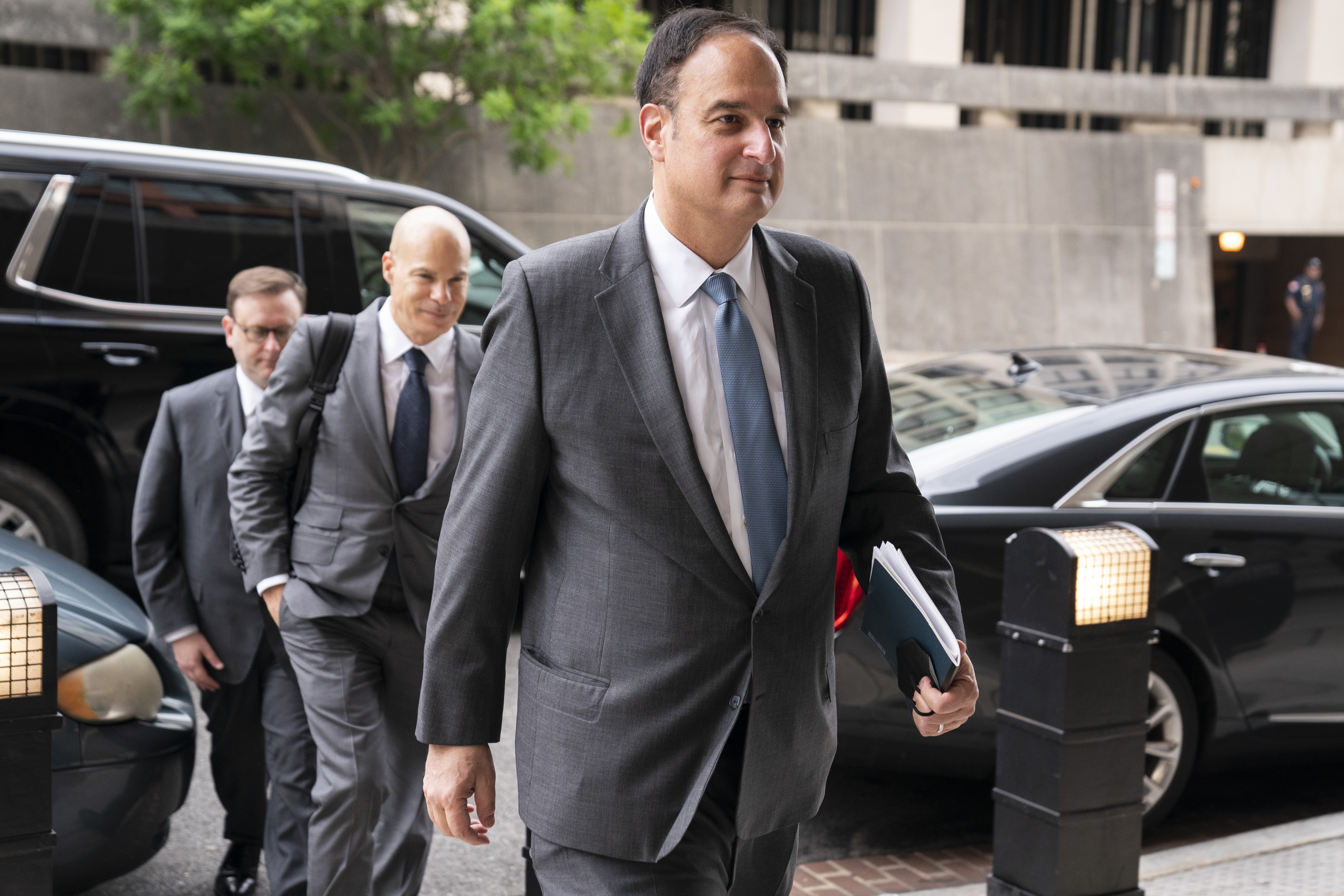 '16 Clinton team lawyer starts trial over lie claim - Vimarsana News