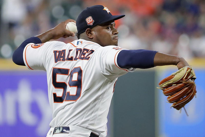 Astros continue home dominance against Rangers with 51 win