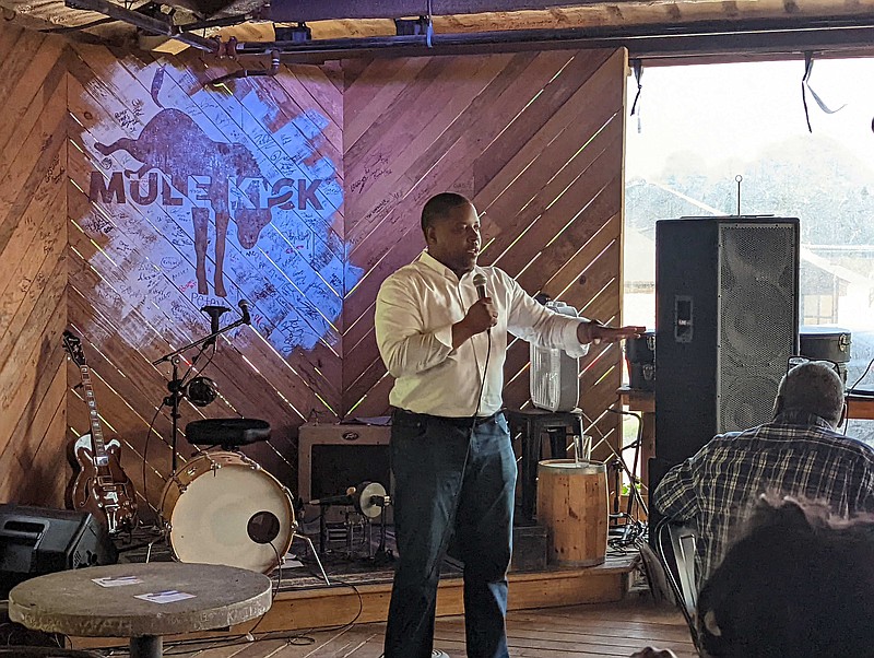 Jones addresses citizens at Mulekick. (Joshua Turner/Banner News)