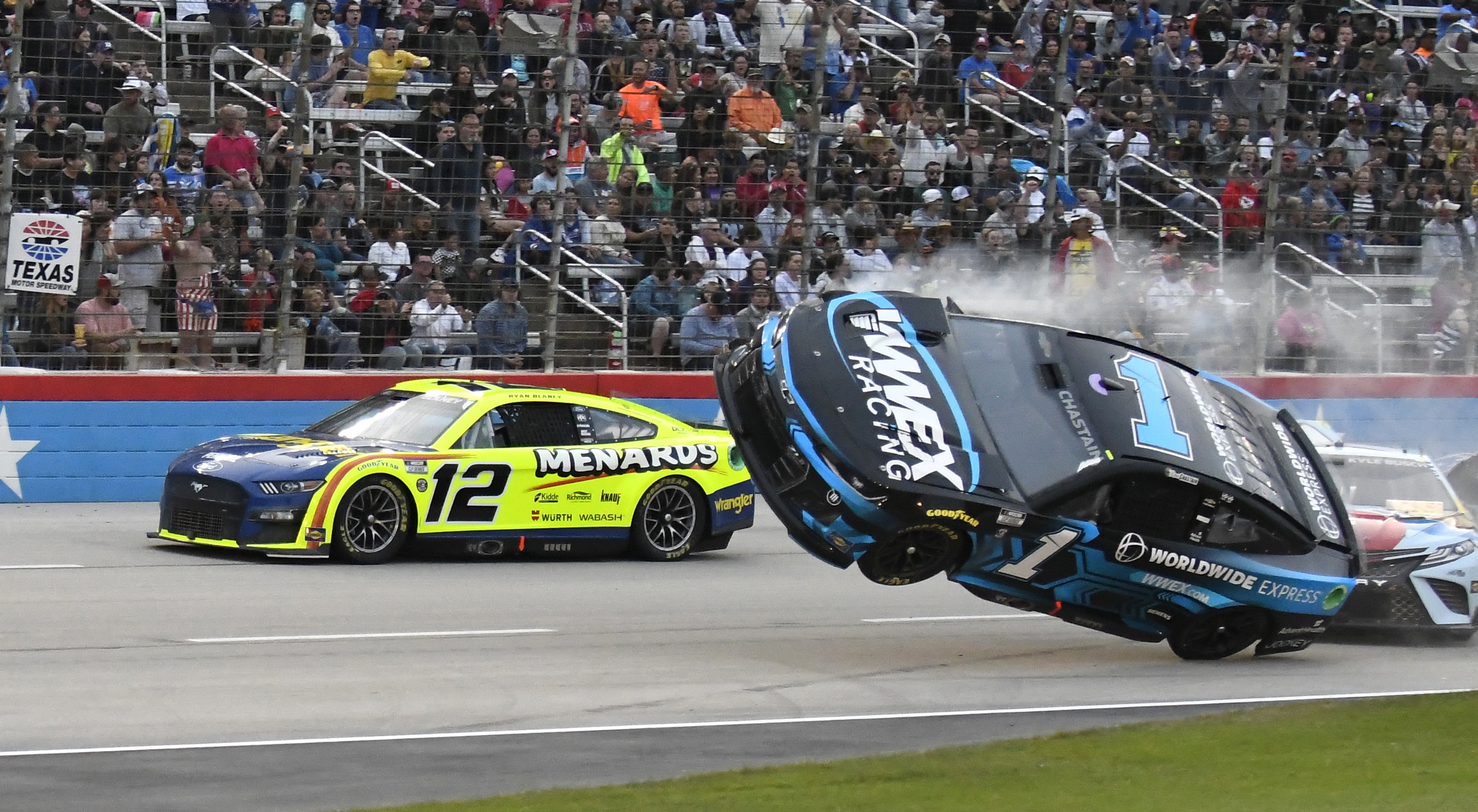 Busch, Elliott, Larson crash out of NASCAR All-Star race