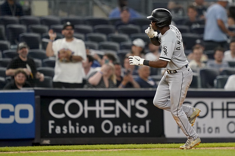 Tim Anderson Leaves Game as Chicago White Sox Win Opener vs Twins