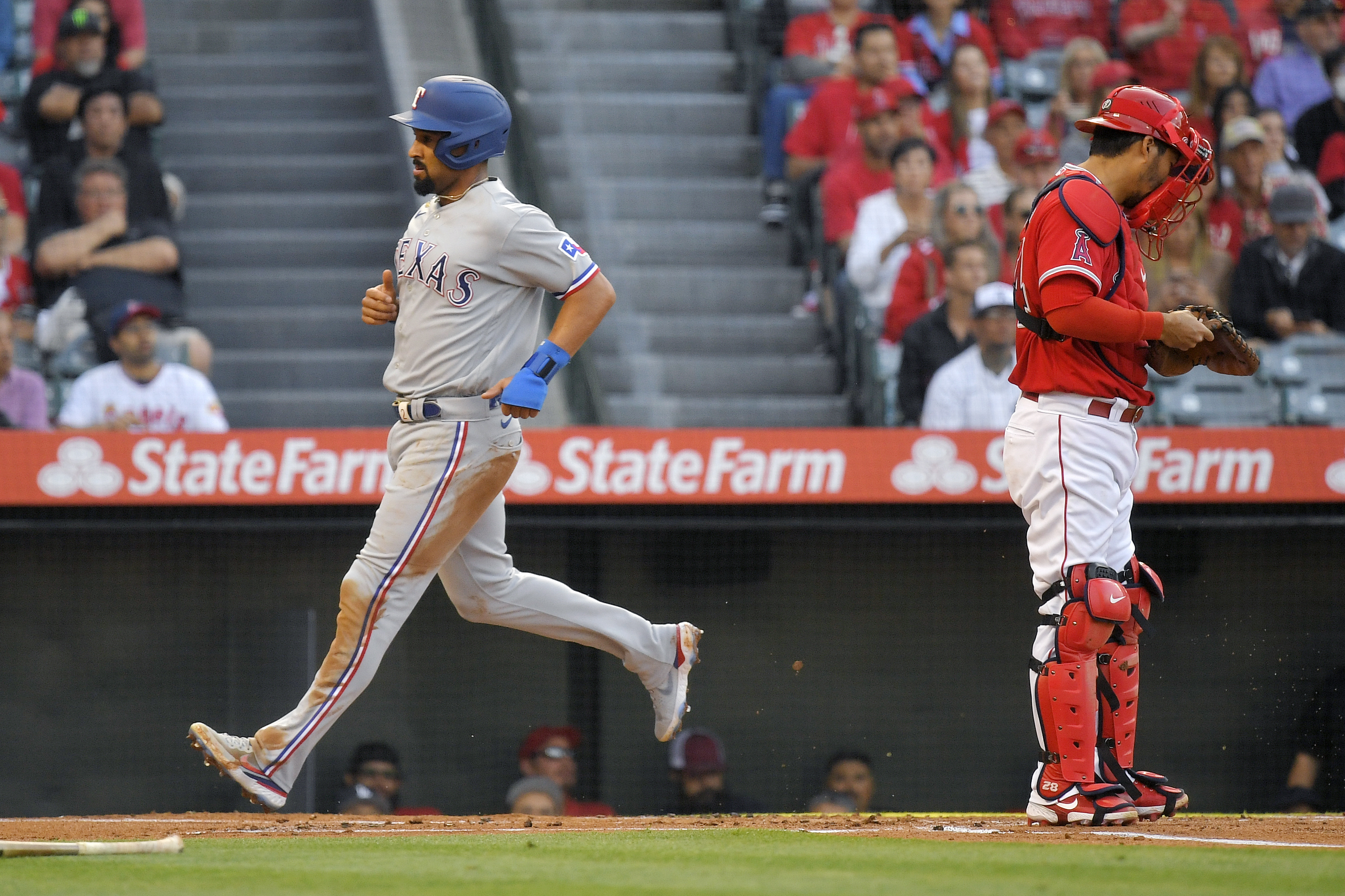 Friday Newsletter time: Kole Calhoun's one-year deal could buy the Texas  Rangers time with outfield mix