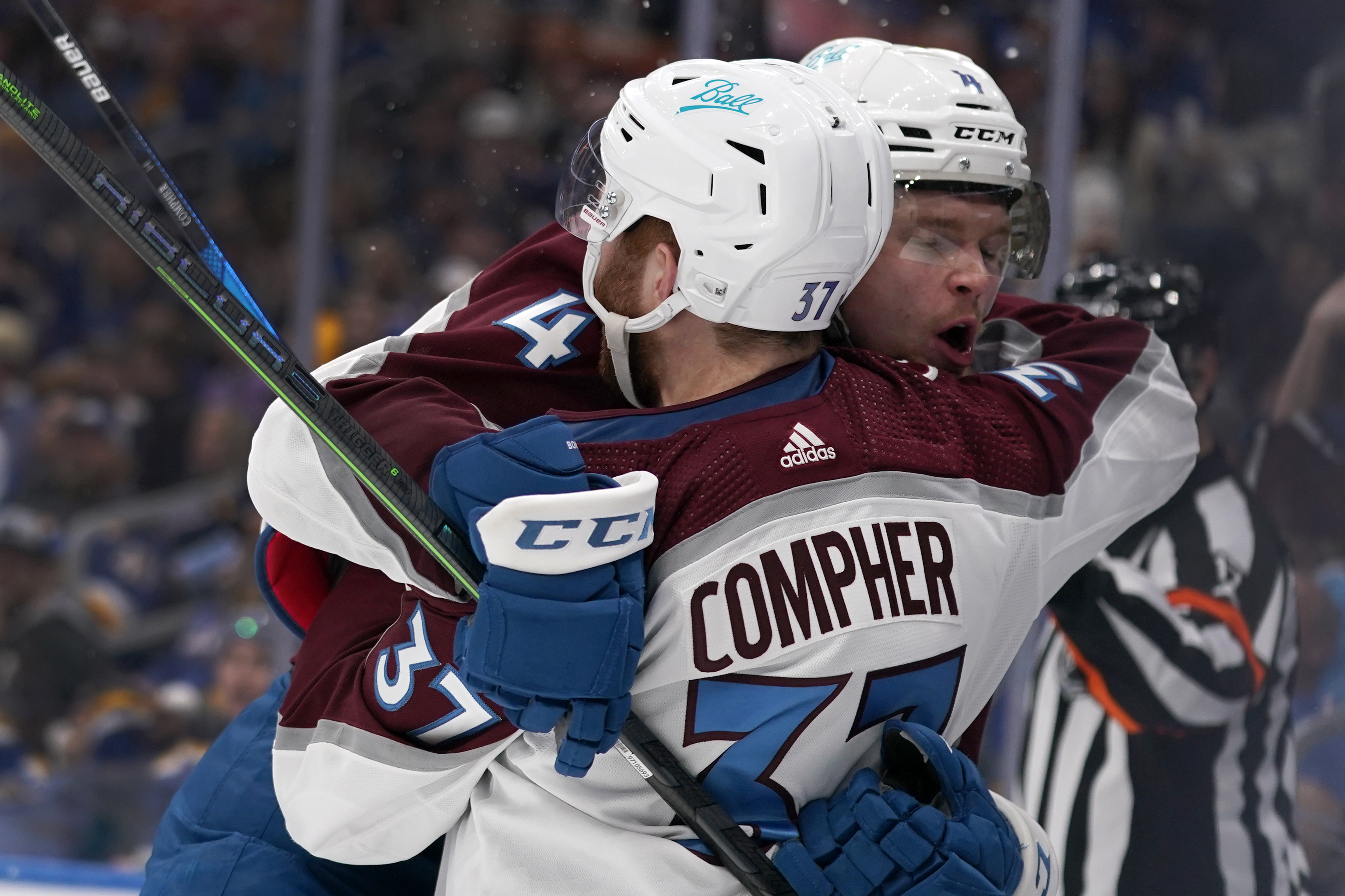 Compher, Helm send Avalanche to Western Conference Finals