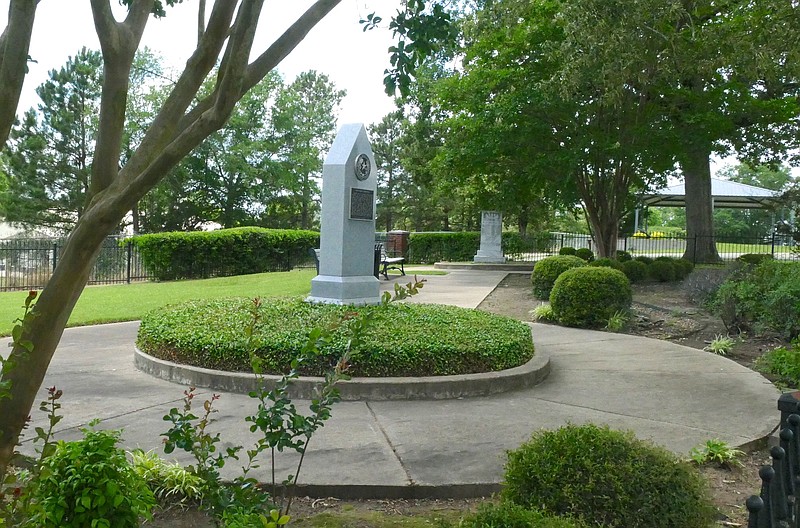 One of the finest places for quiet and reflection in Pine Crest Cemetery is the Pine Crest Memorial Gardens. (photo by Neil Abeles)