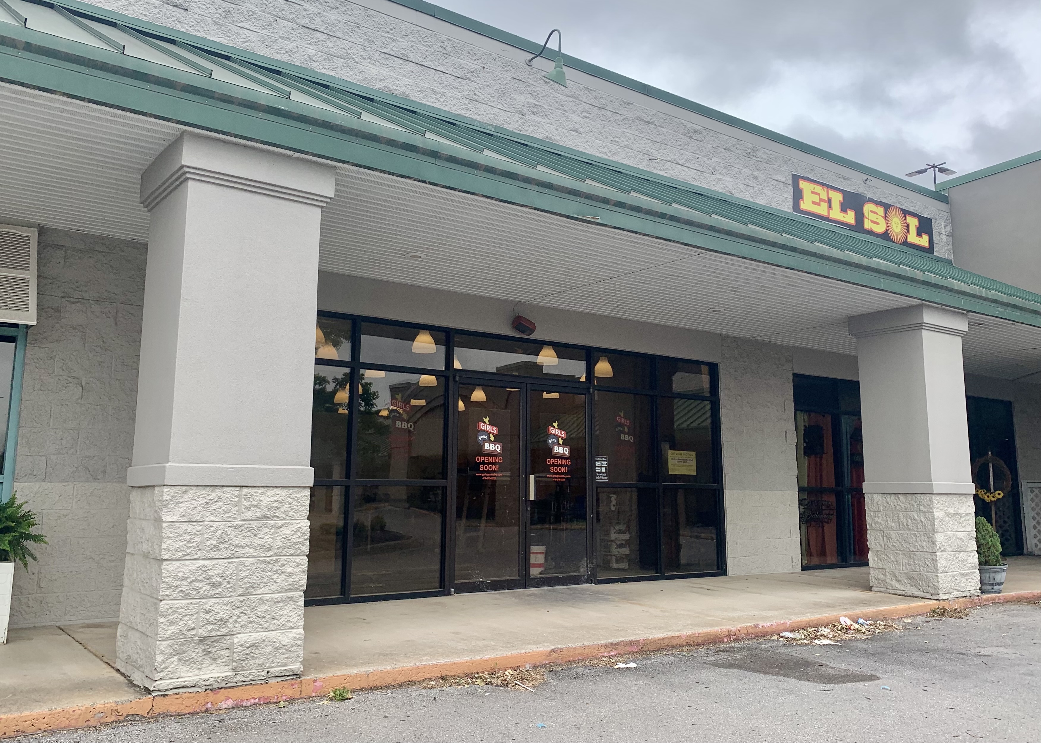 Let's Eat | NWA Restaurant News: Girls Gone BBQ coming to Fayetteville - Vimarsana News