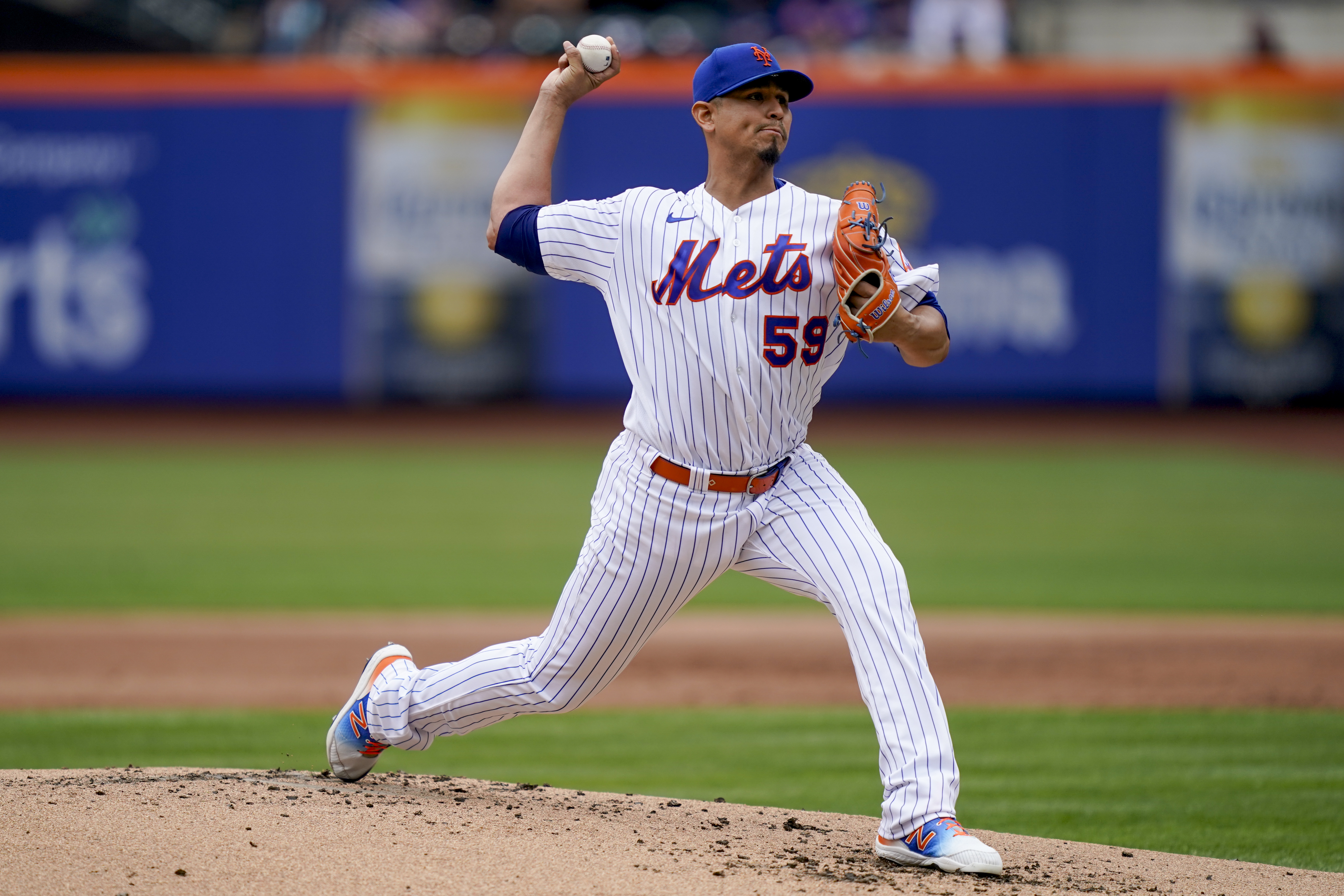 Lee's MLB debut crashed by Mets