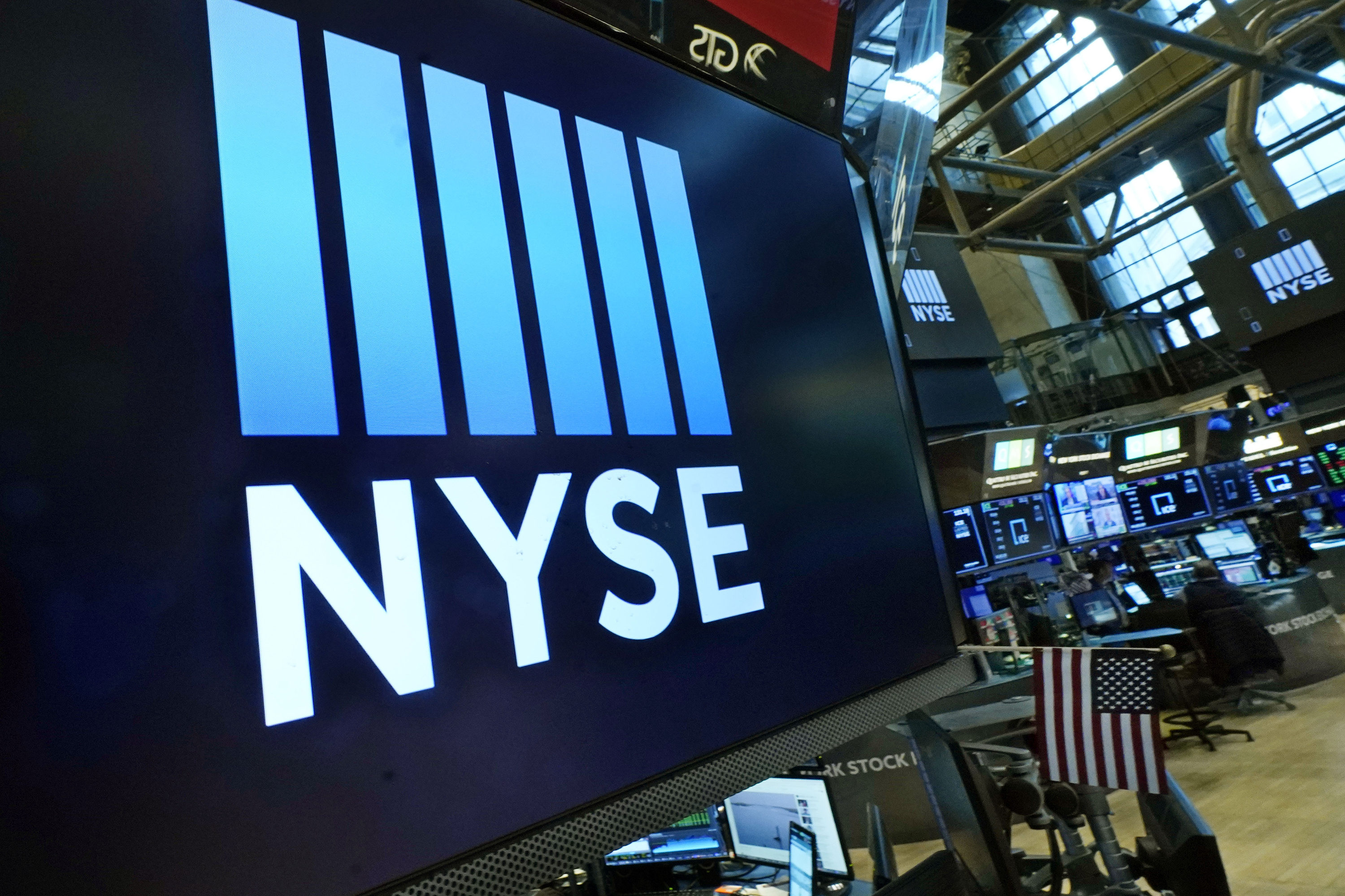 Stocks recover from wobbly start to finish higher - Vimarsana News