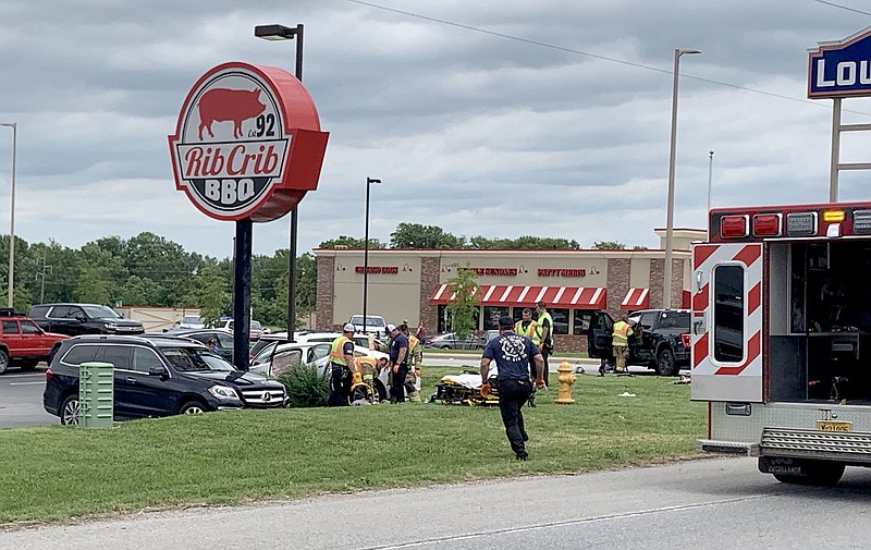 Oklahoma man dies in crash on Monday Northwest Arkansas DemocratGazette