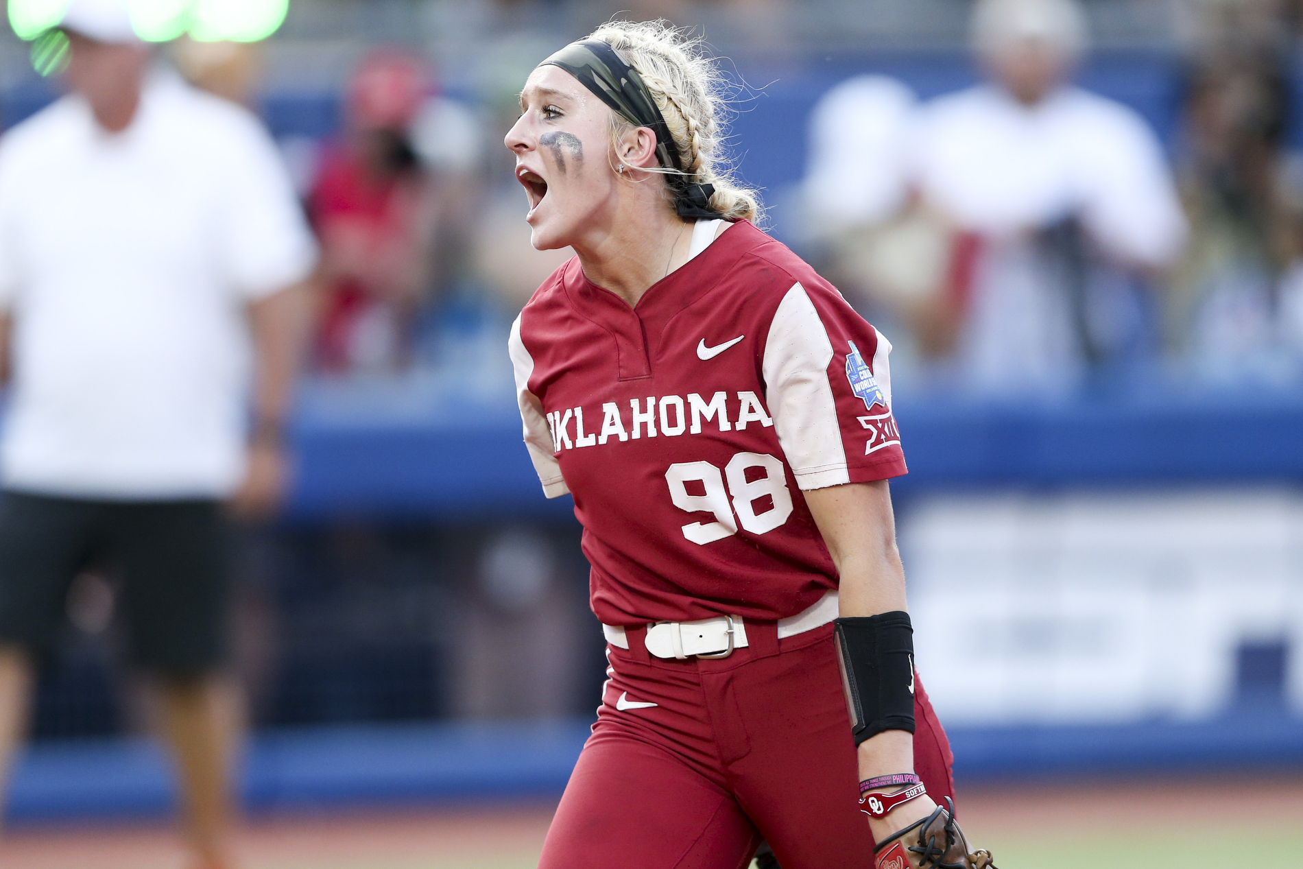 Oklahoma beats Texas, repeats as softball national champs - Vimarsana News