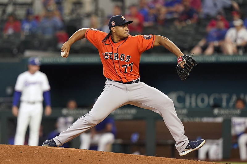 Astros throw two immaculate innings in win vs. Rangers