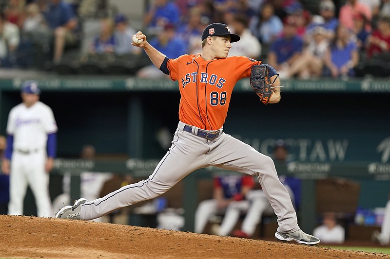 Astros throw 2 immaculate innings in 92 win over Rangers