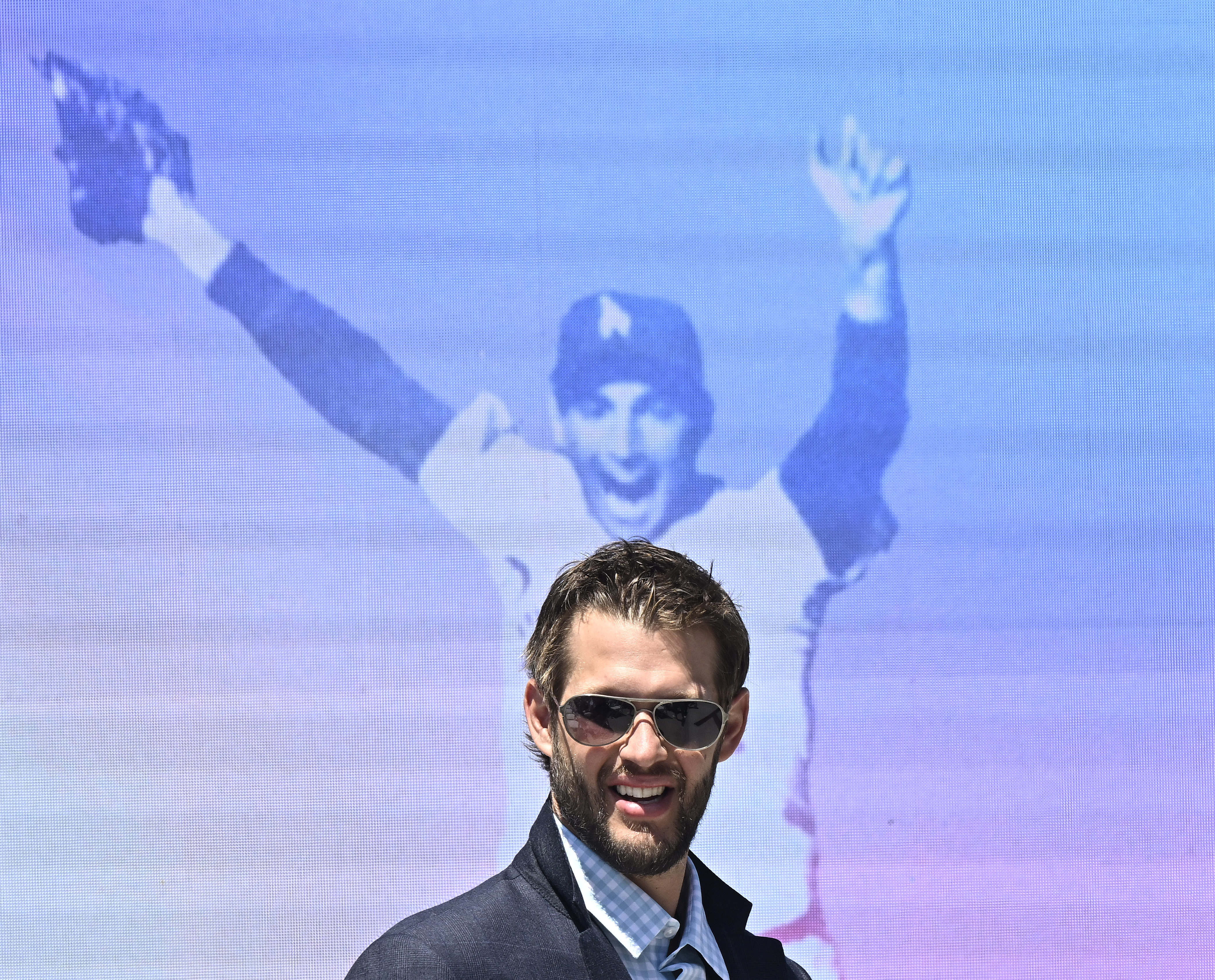 Dodgers unveil Sandy Koufax statue at Dodger Stadium in