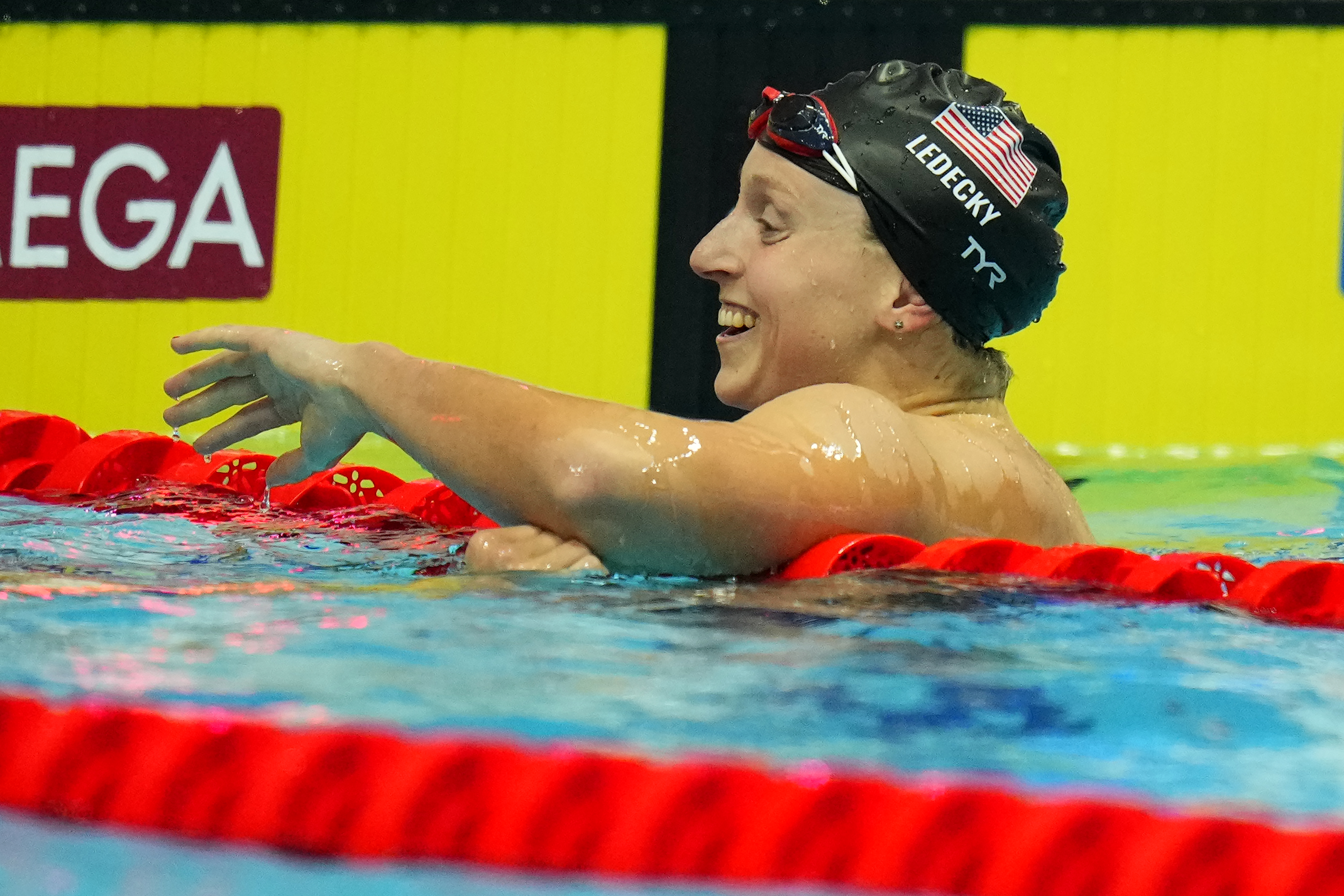 Ledecky reclaims 400 title at swimming worlds, eyeing more - Vimarsana News