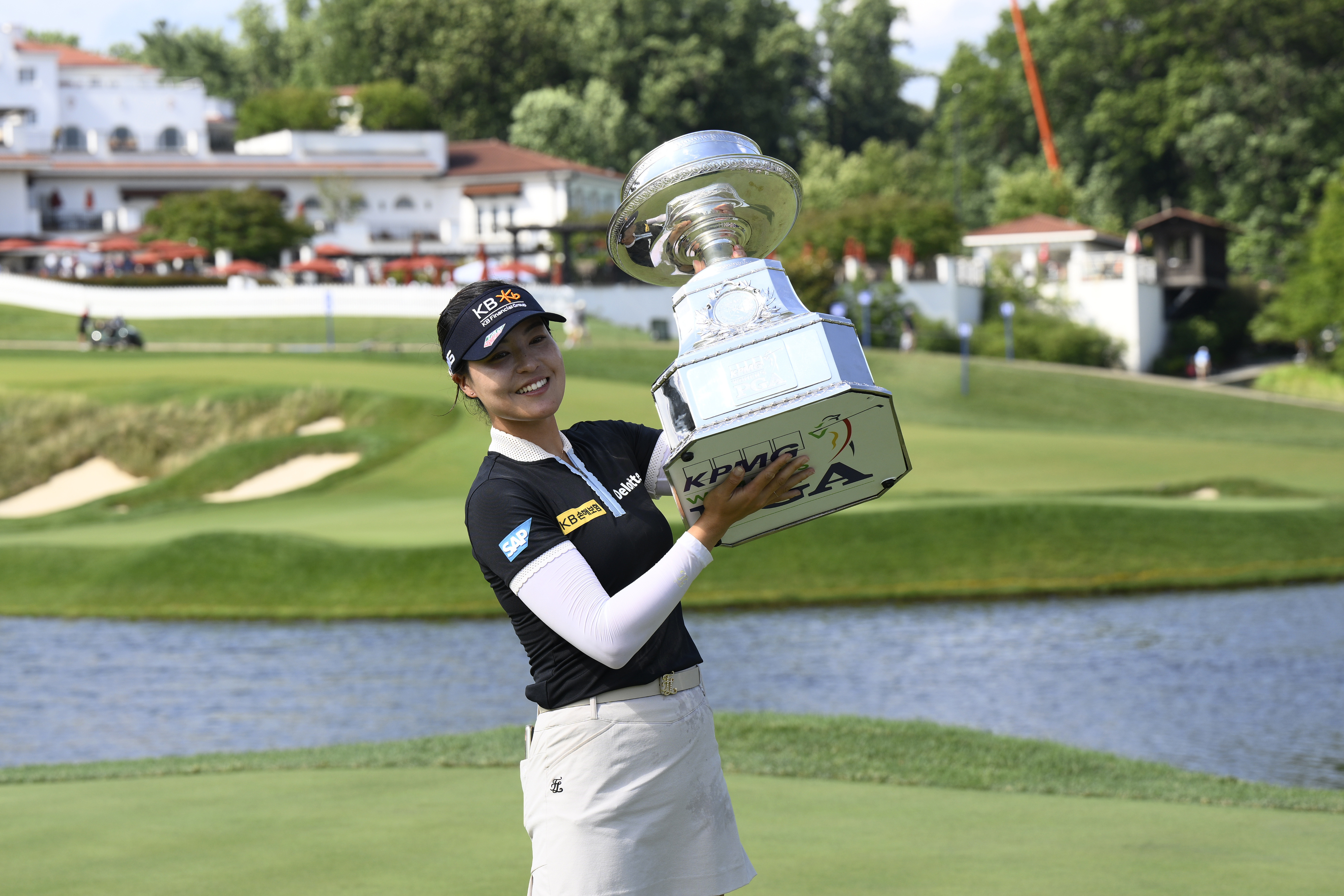Chun able to hold off Thompson to win Women's LPGA - Vimarsana News