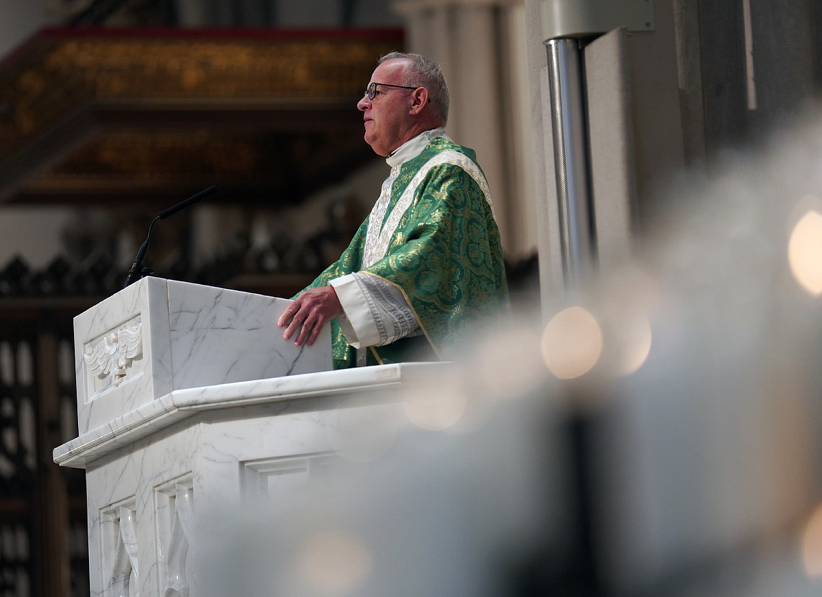 Rev. Martin Roe After Roe’s demise, clergy lead faithful in praise, laments | Jefferson ...