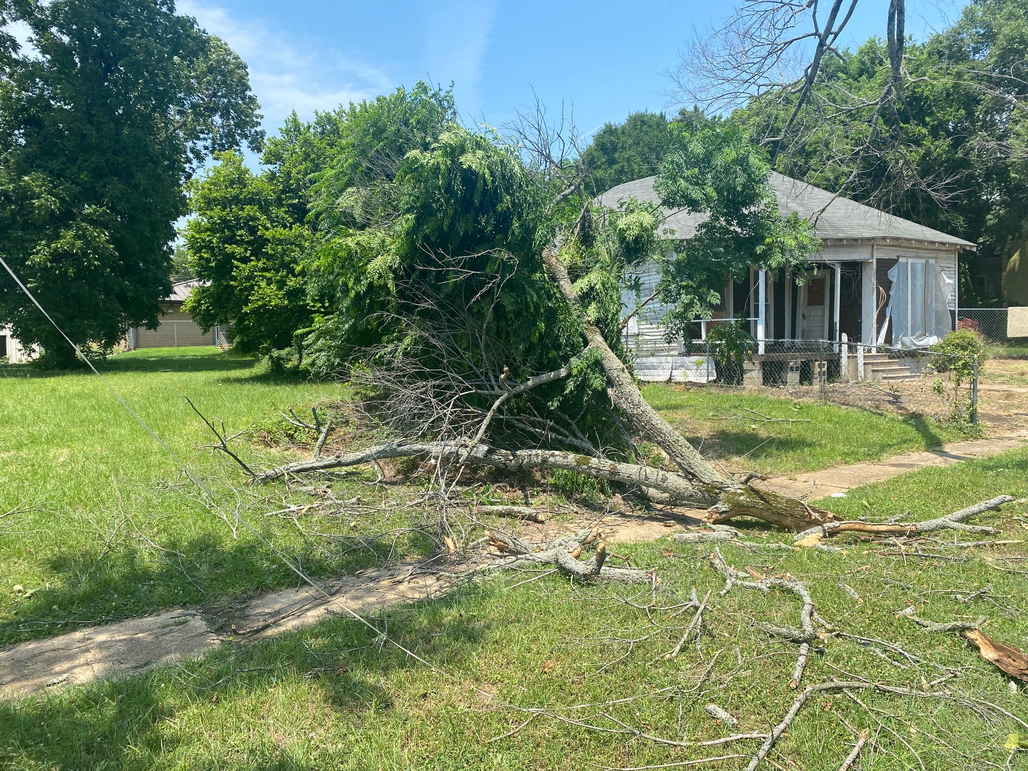 Sunday storm causes a peak of over 4,000 Texarkana outages, many ...