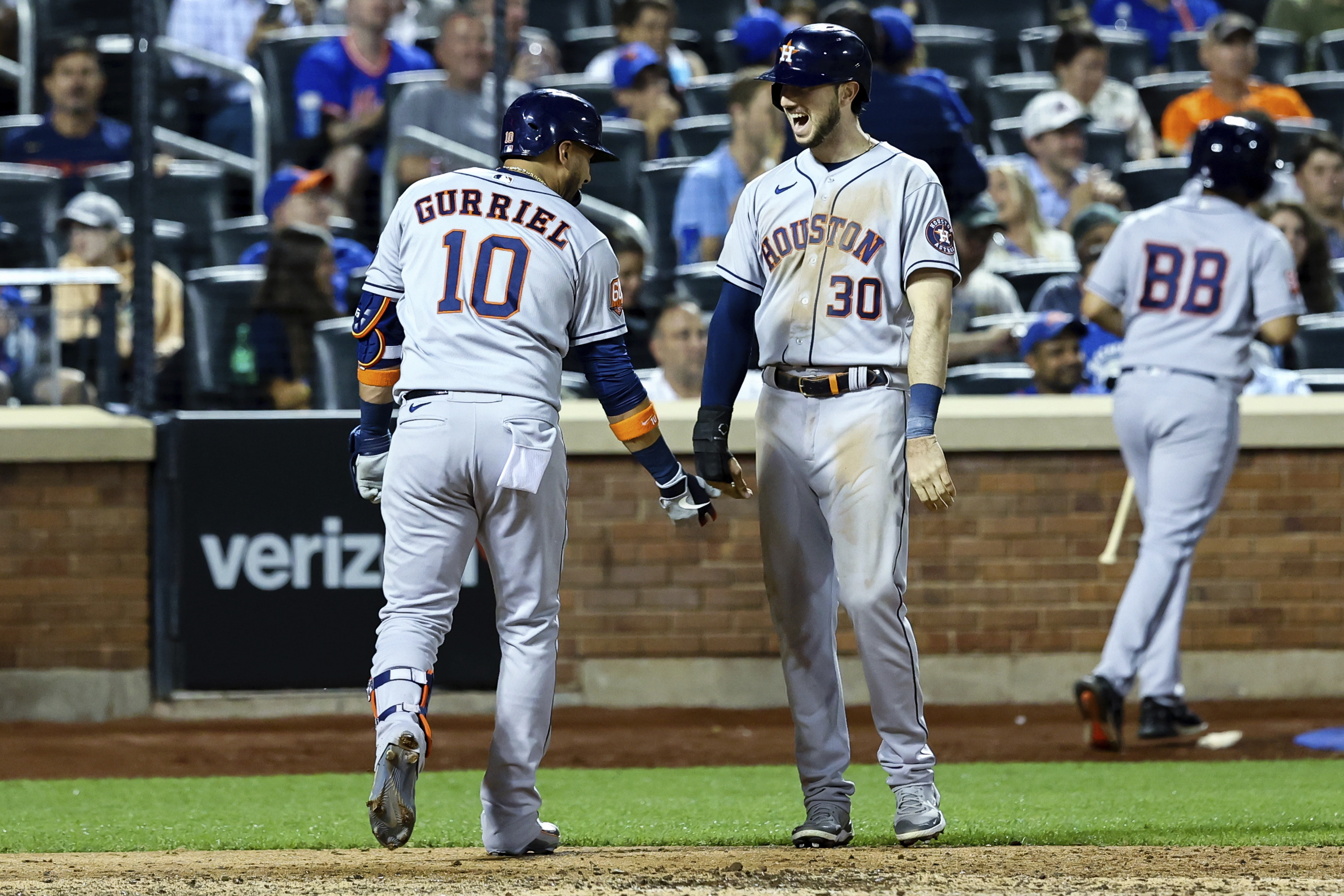 Visiting Astros remain hot with pounding of Mets - Vimarsana News