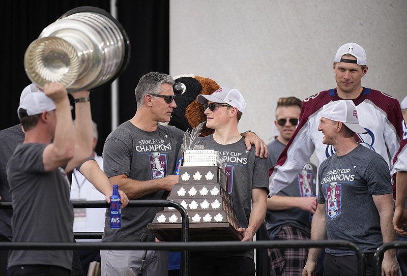 NHL Playoffs 2001 - Stanley Cup Championship: Avalanche fans love a parade
