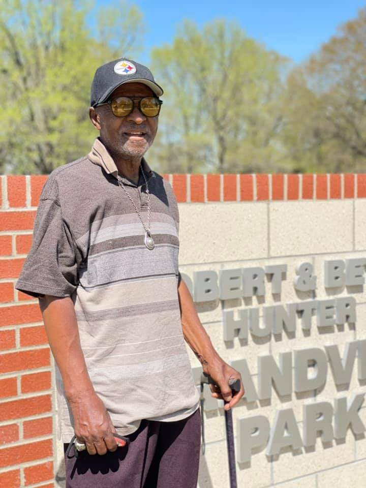 'It's hard to find people like them now' | Robert 'Buck' Hunter remembered for commitment to young people, sports, community - Vimarsana News