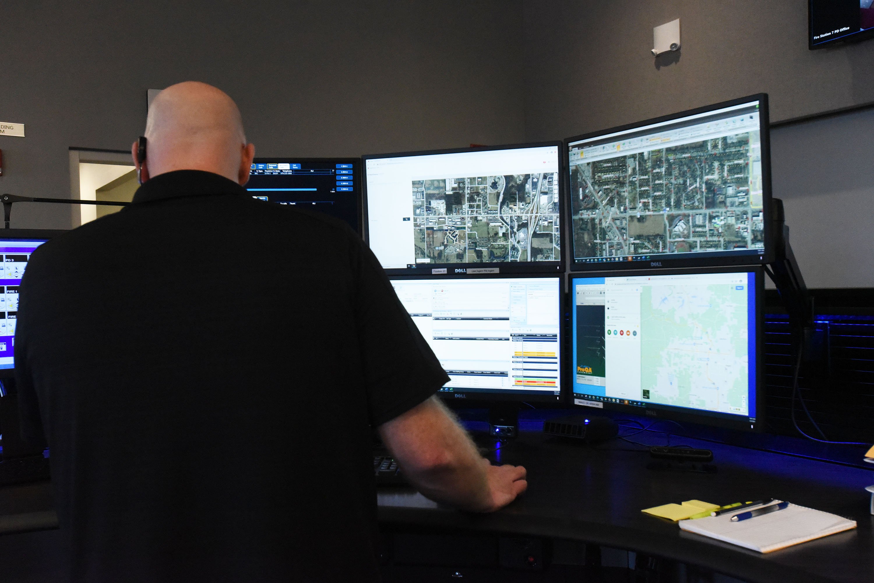 Northwest Arkansas counties plan to reduce 911 answering points, in response to new law - Vimarsana News