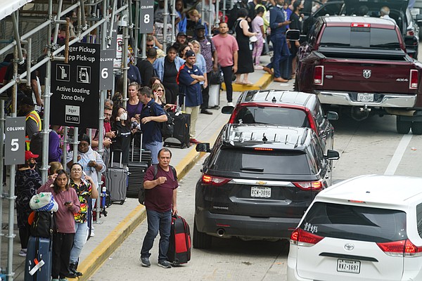 Fourth Of July Getaway Pushes US Airport Traffic To Pandemic High | Hot ...