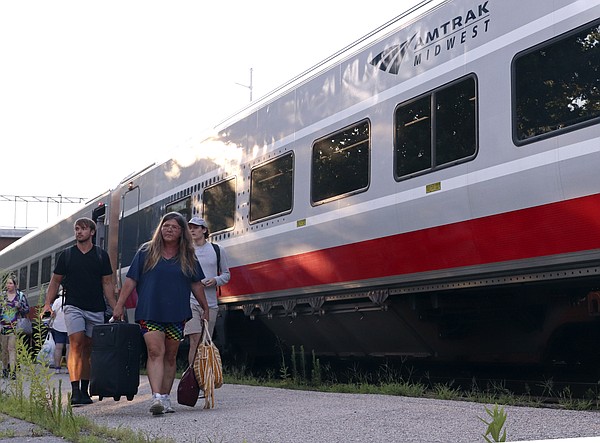 Train returning to 1 roundtrip daily - Vimarsana News