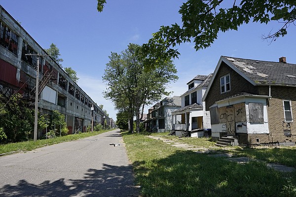 Detroit taking aim at blight sites | The Arkansas Democrat-Gazette ...