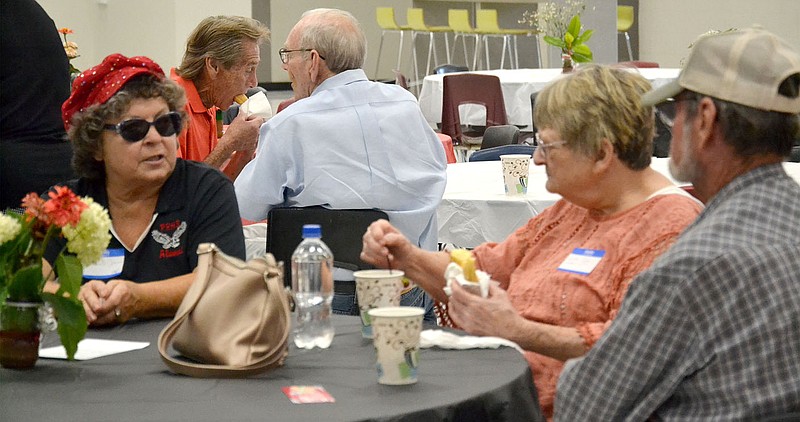 Former Pea Ridge Schools students, teachers reunite