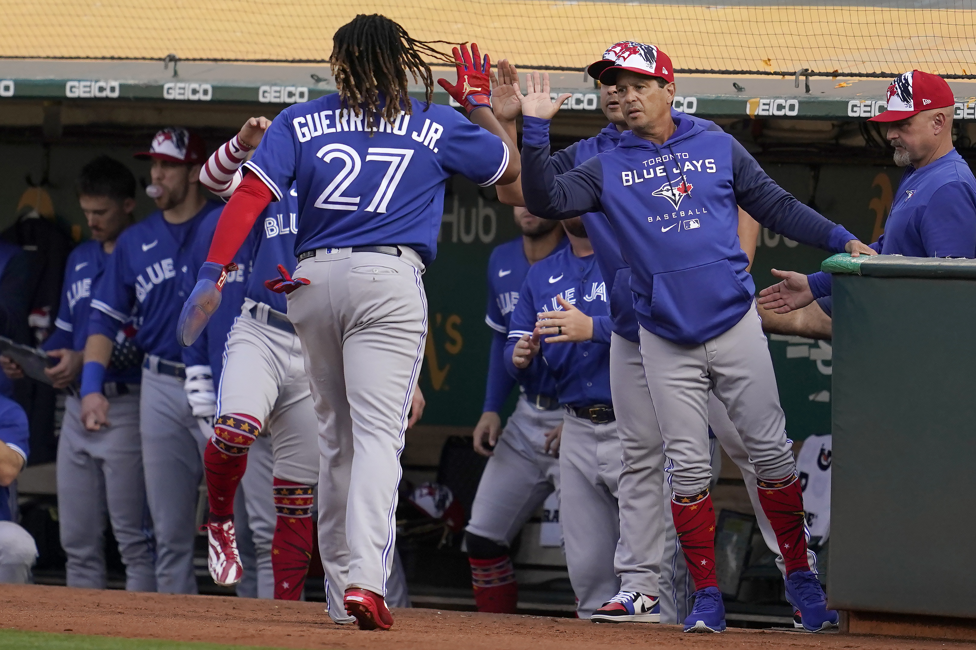 Toronto Blue Jays fire Charlie Montoyo, John Schneider named interim manager  (report) 