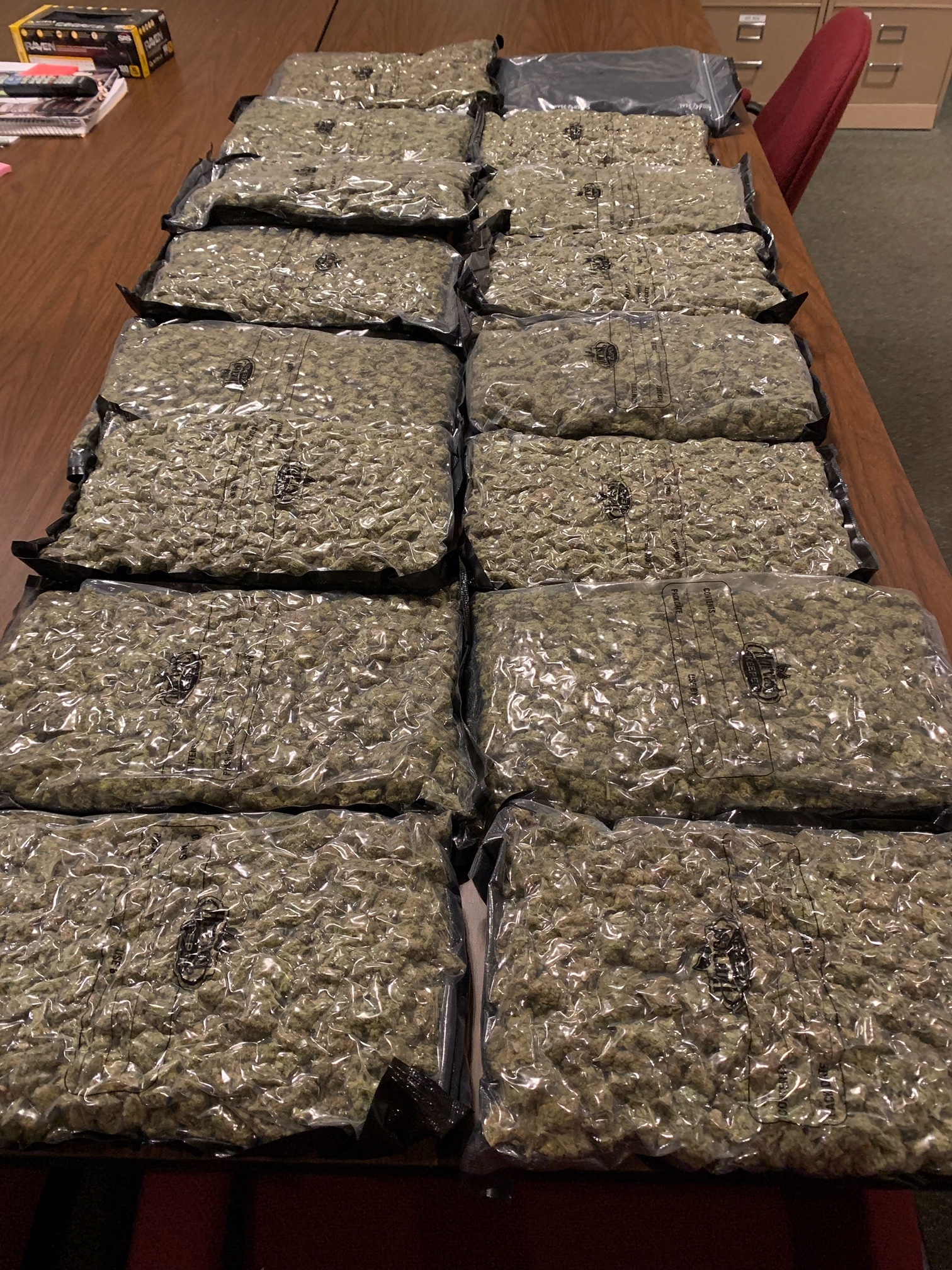 8 arrested in drug raid in Hot Springs - Vimarsana News