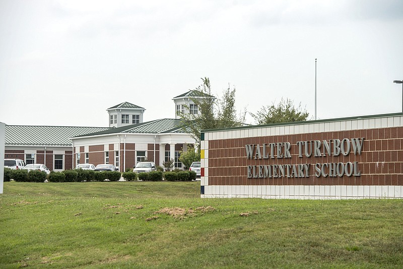 Springdale elementary school teacher in running for Arkansas Teacher of