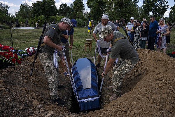 Russia rains down cruise missiles on southeastern Ukrainian city