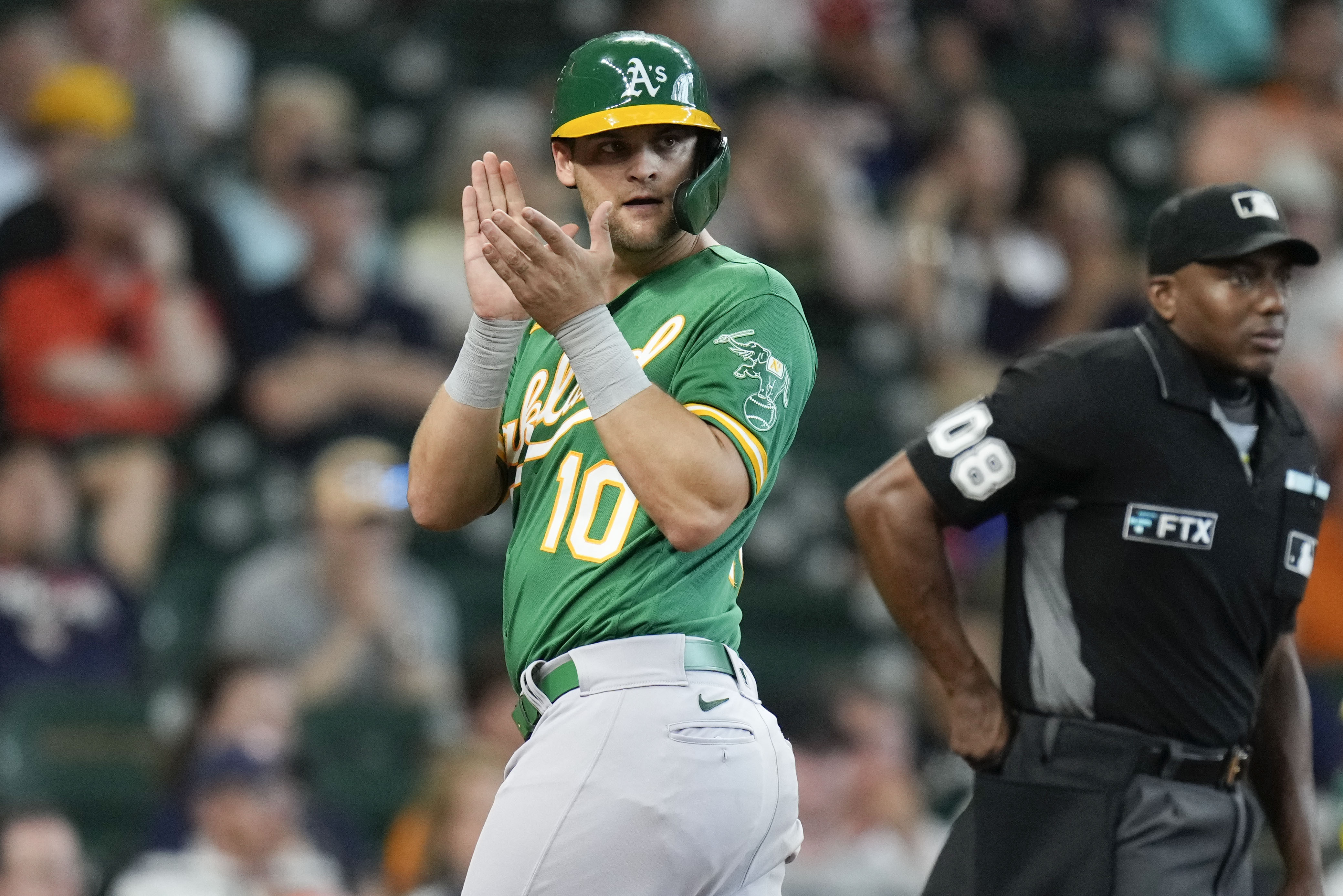 I felt like a little kid again': A's Stephen Vogt relishes timely