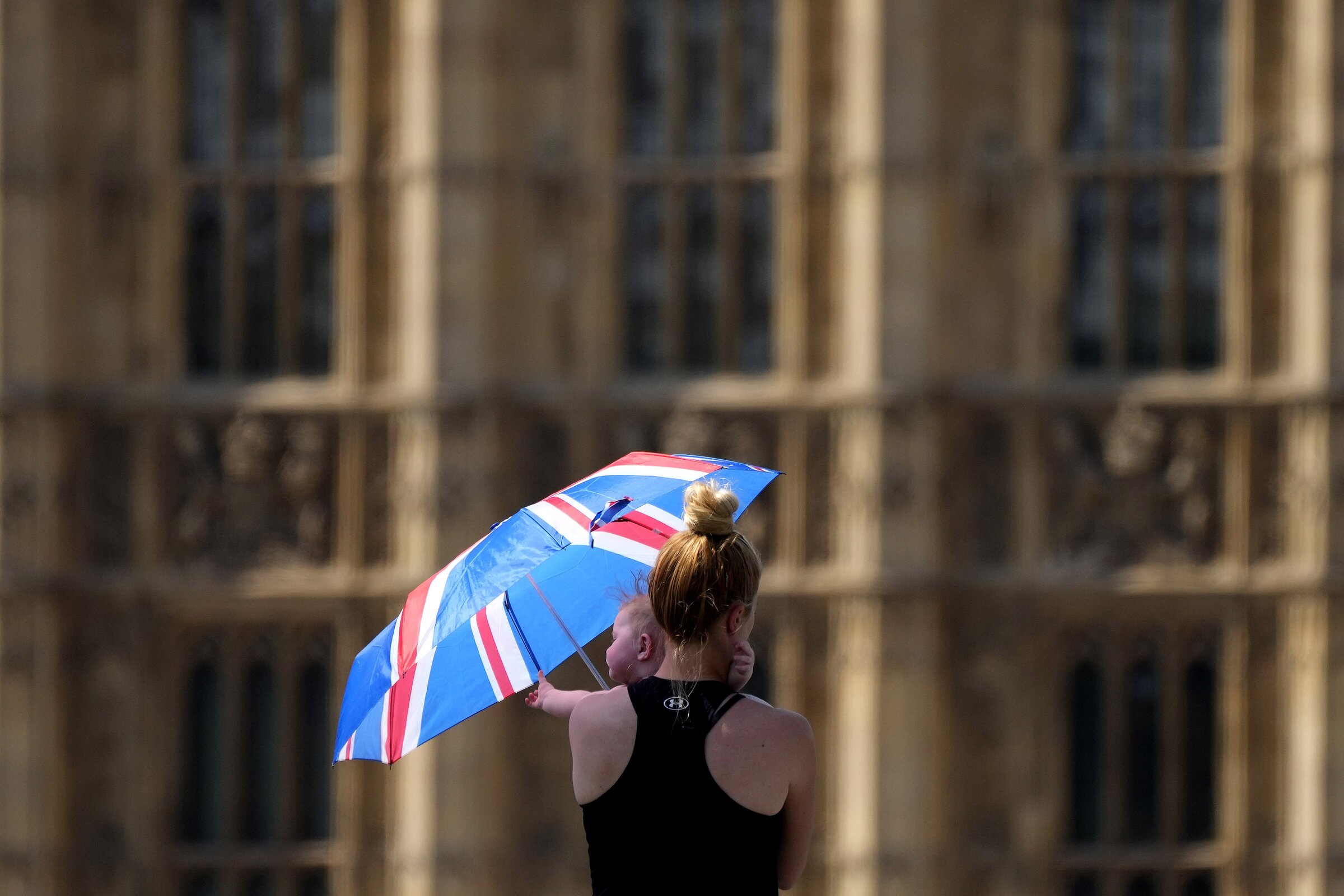 Sweltering Britain hits heat record - Vimarsana News