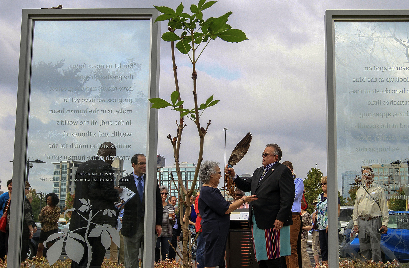 Clinton Presidential Center's Anne Frank tree, planted in 2015, dies in Little Rock nursery - Vimarsana News