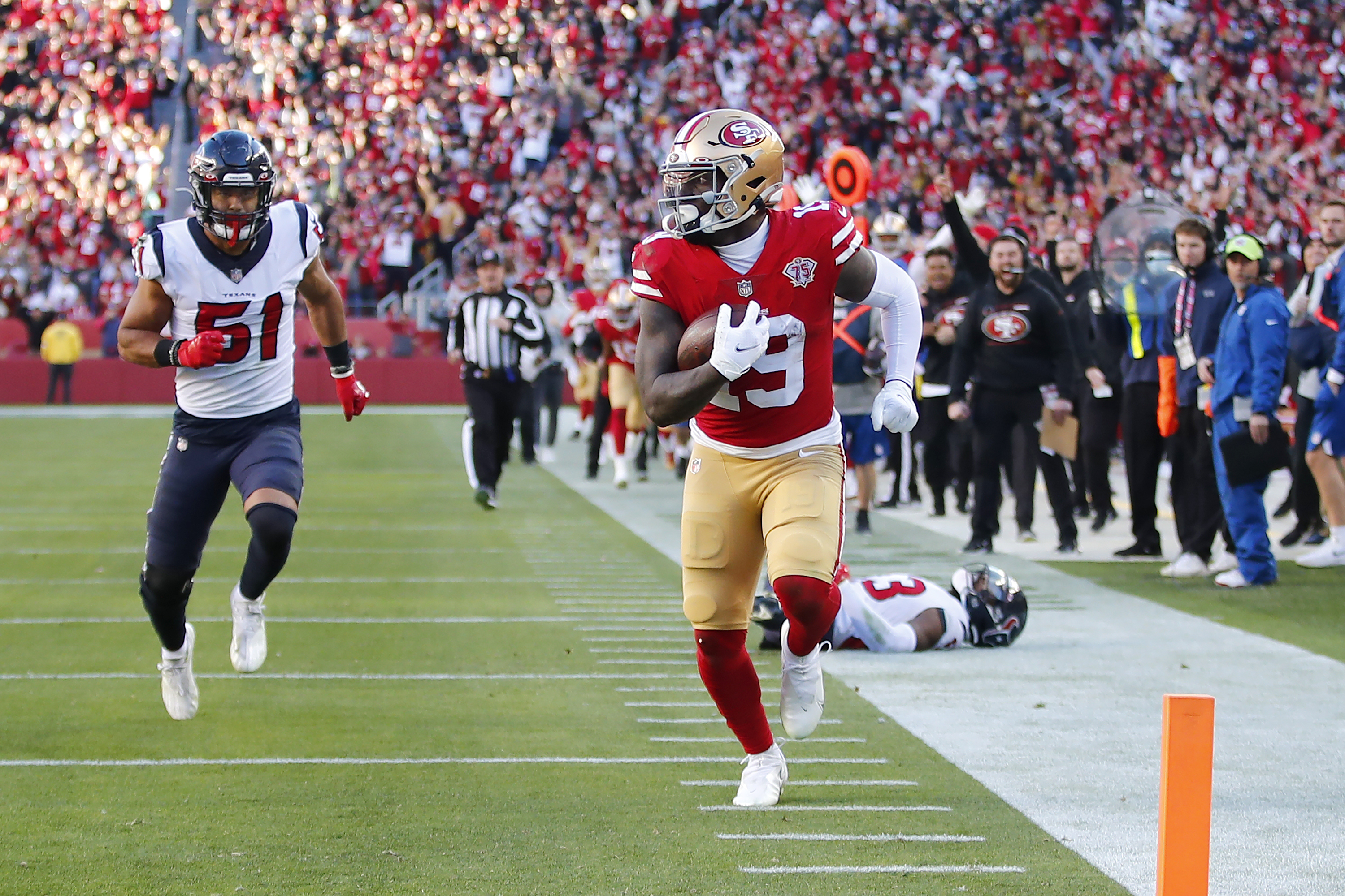 San Francisco 49ers sign All-Pro WR Deebo Samuel to three-year