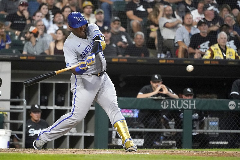 Royals' Salvador Perez will rehab in Omaha on Tuesday