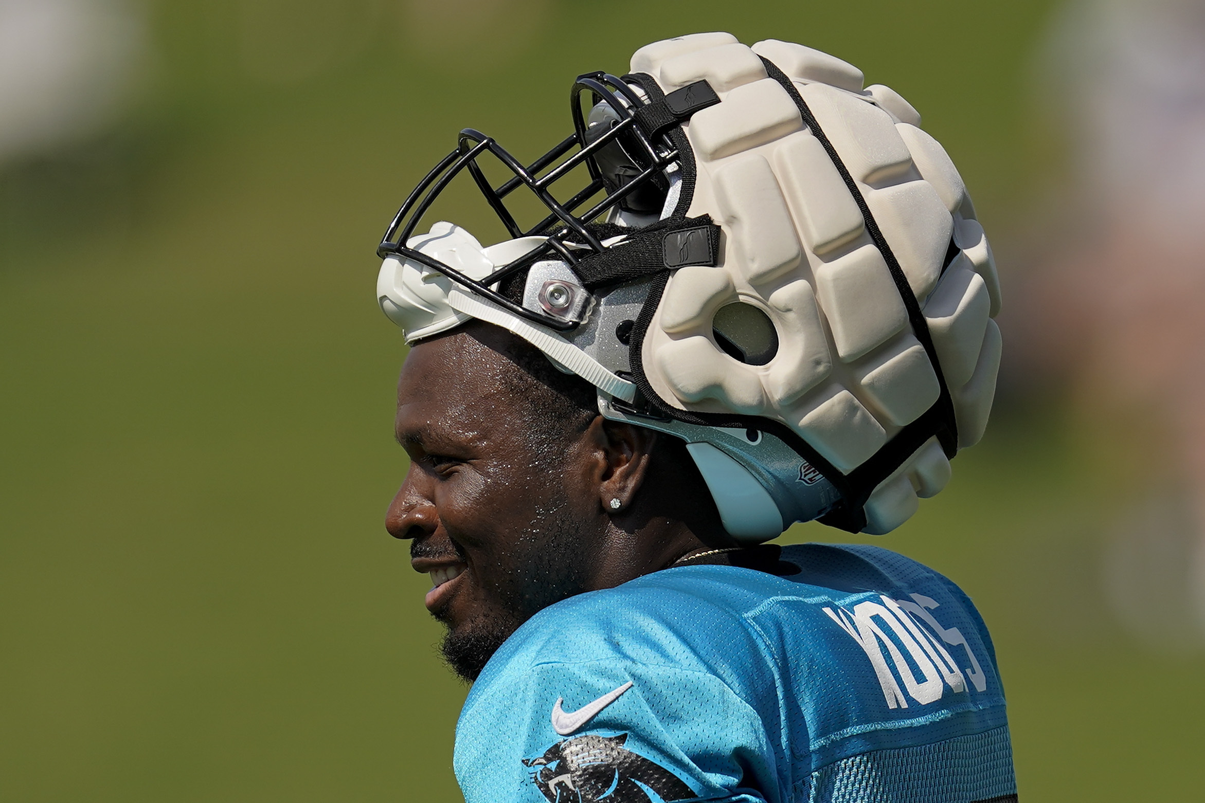 Seeking to reduce head contact, NFL mandates use of Guardian Cap helmet for  early portion of training camp - ESPN