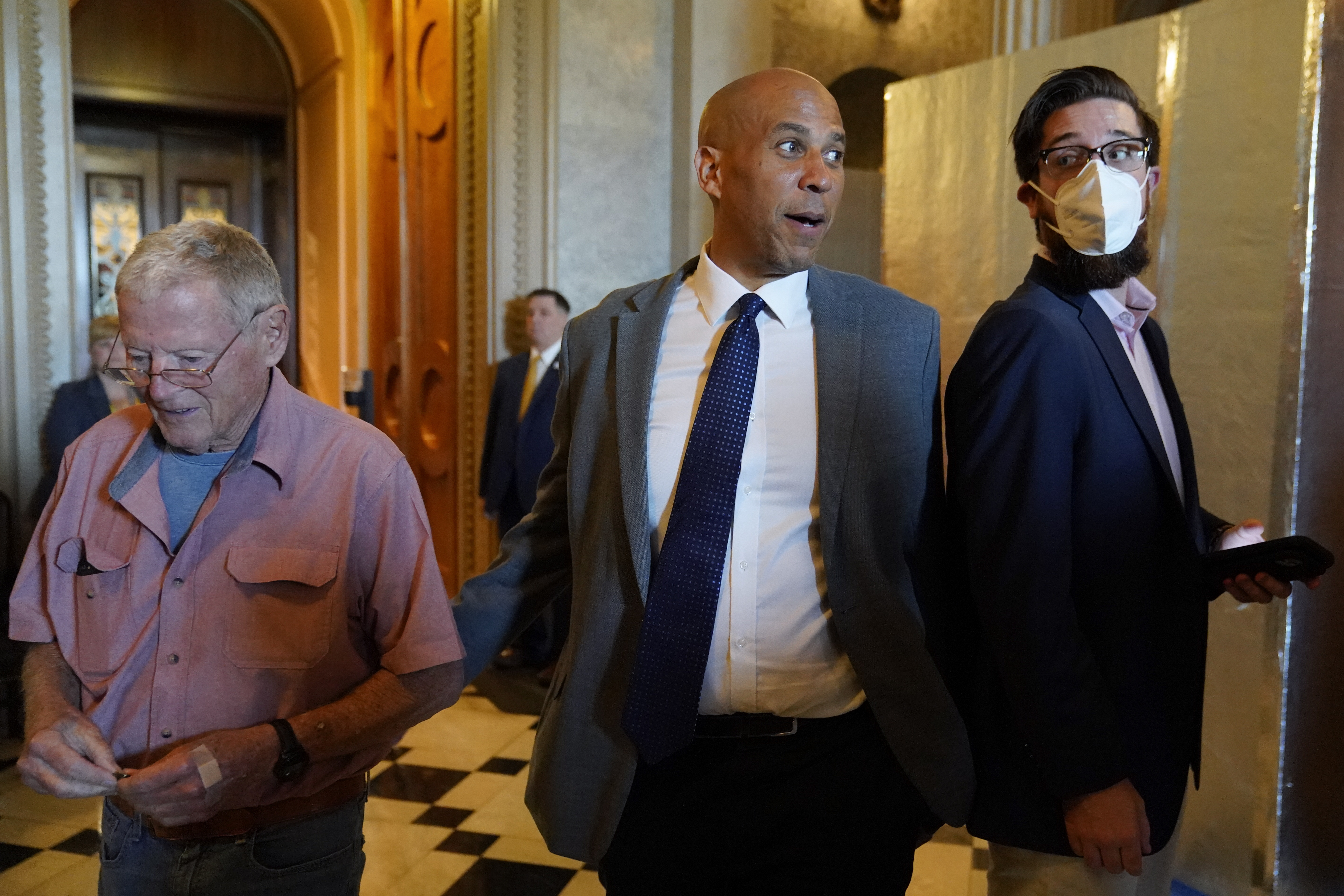 Democrats' economic bill advances - Vimarsana News