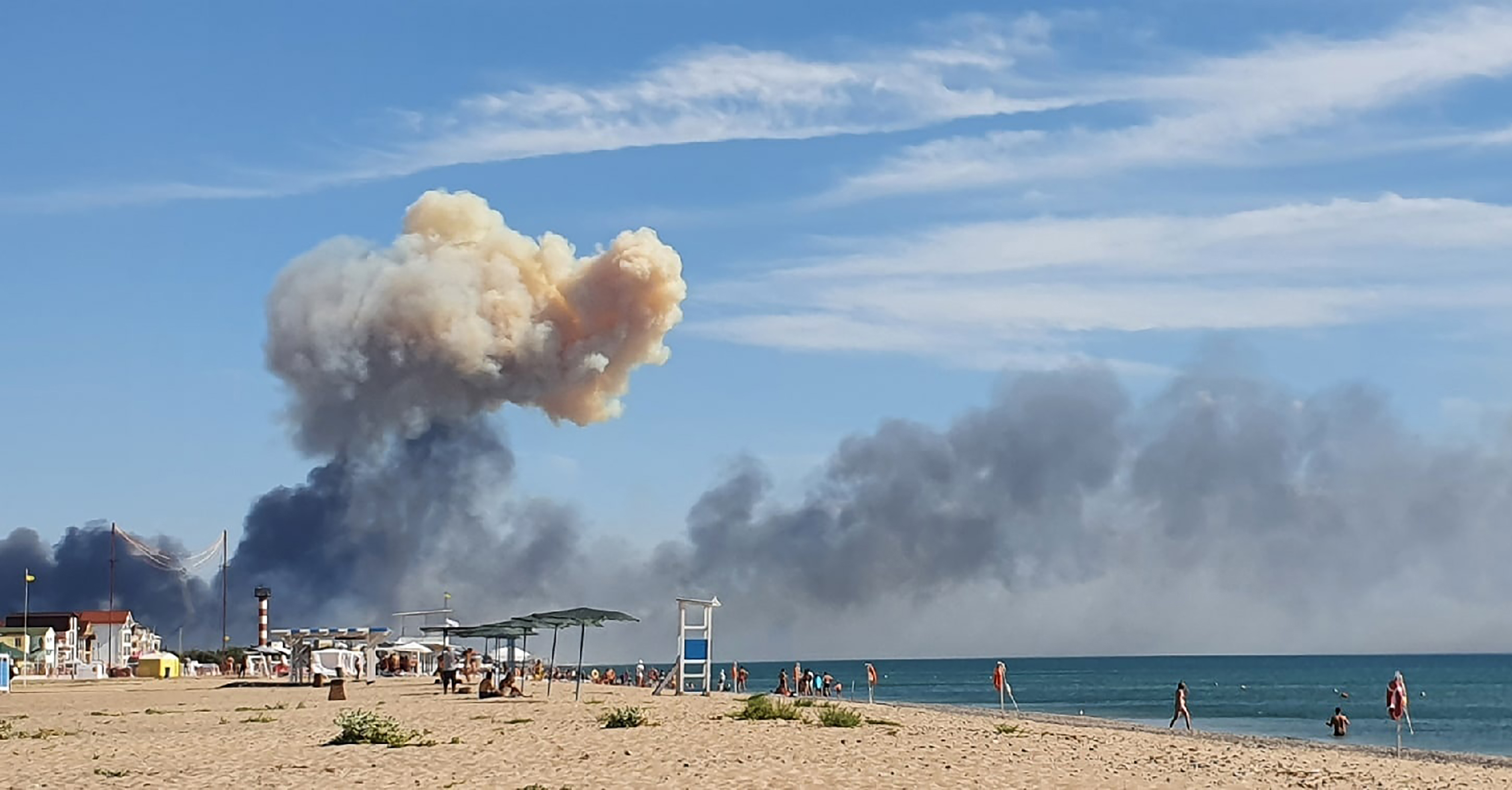 Explosions pound Russian air base in Crimea - Vimarsana News