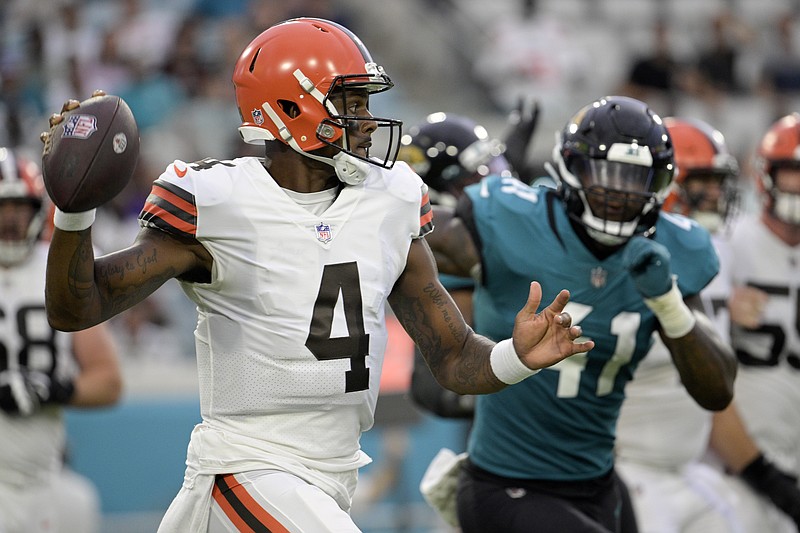 Watson apologizes, then struggles in Browns preseason debut