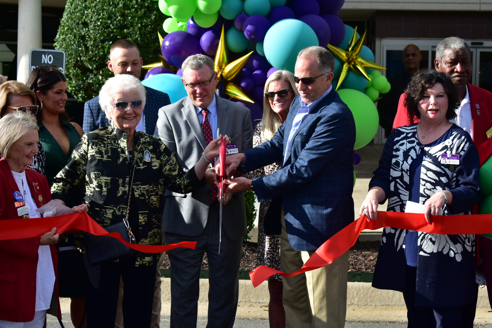 Cancer center finally cuts ribbon