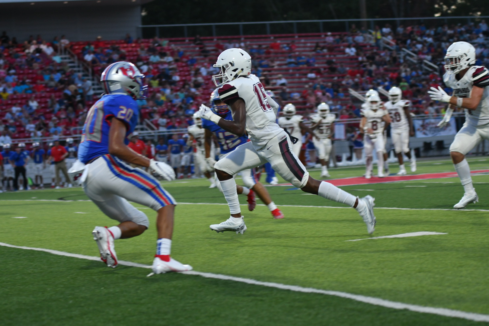 Liberty-Eylau opens season with road win at Henderson, 26-22 - Vimarsana News