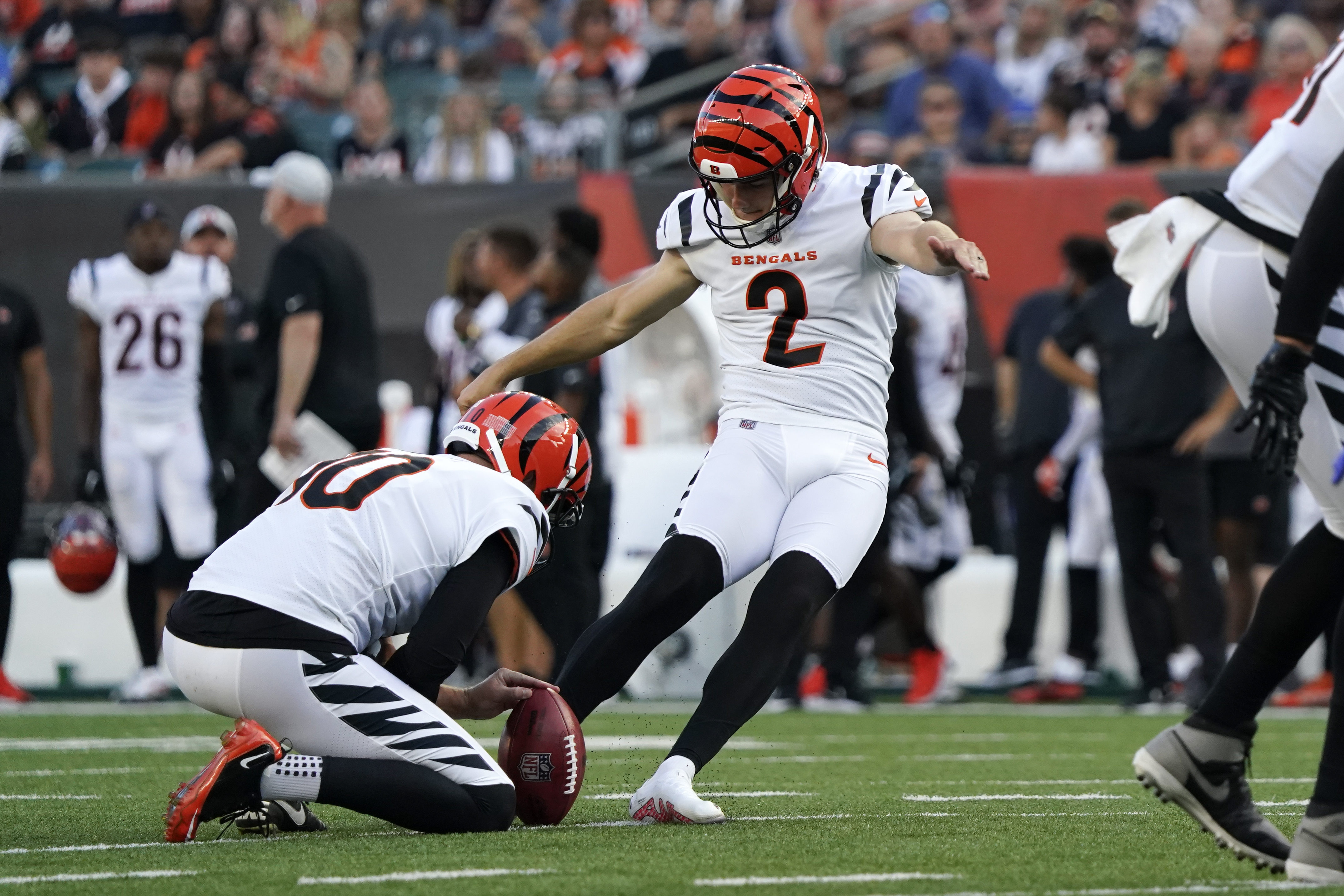 Bengals, Rams play nice in rematch