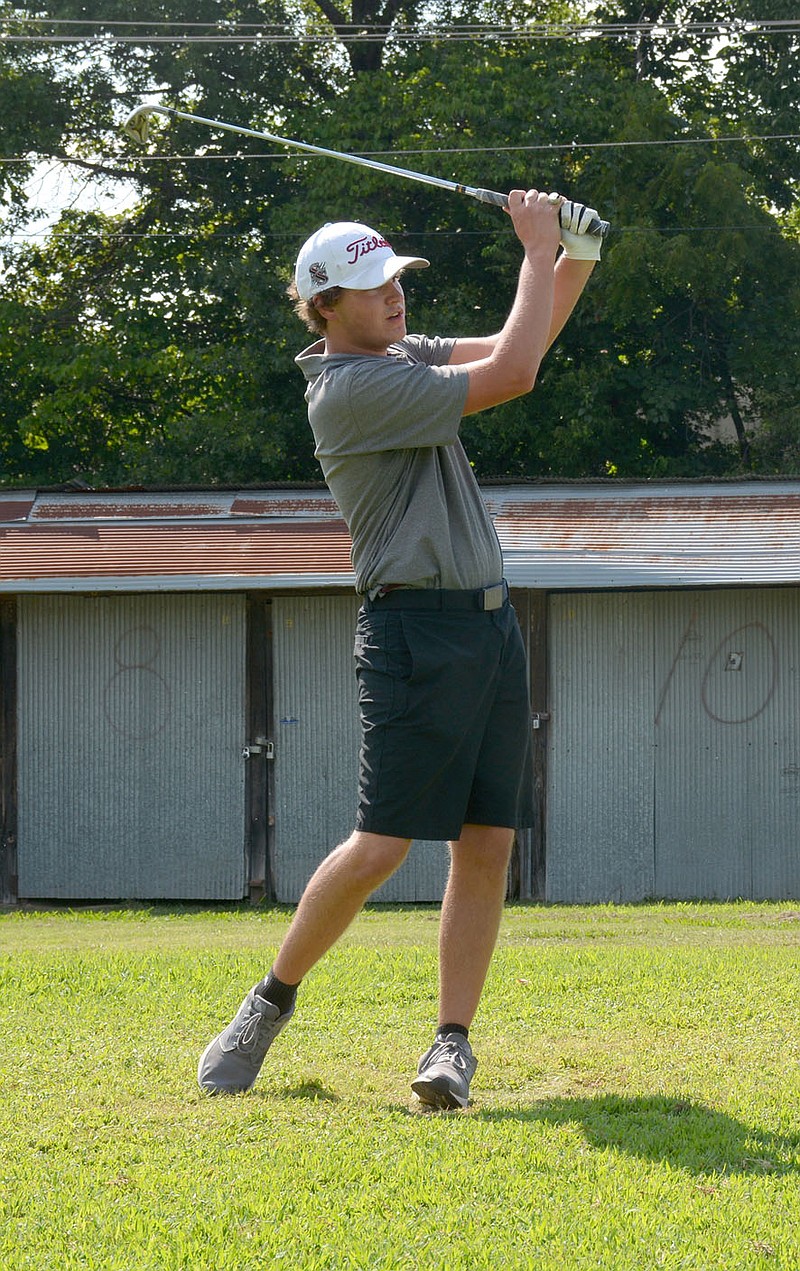 Graham Thomas/Herald-Leader
Siloam Springs' Will Van Asche tees off on hole No. 1 in a nine-hole match against Springdale High and Springdale Har-Ber on Wednesday, Aug. 24, at The Course at Sager's Crossing.