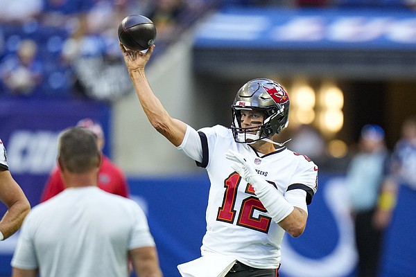 Buccaneers lose to Colts in final preseason game; Brady returns