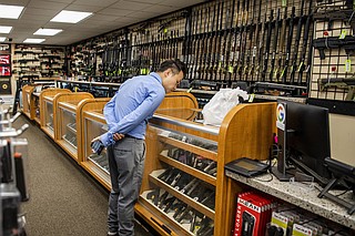 New York to restrict gun carrying after Supreme Court ruling | El ...