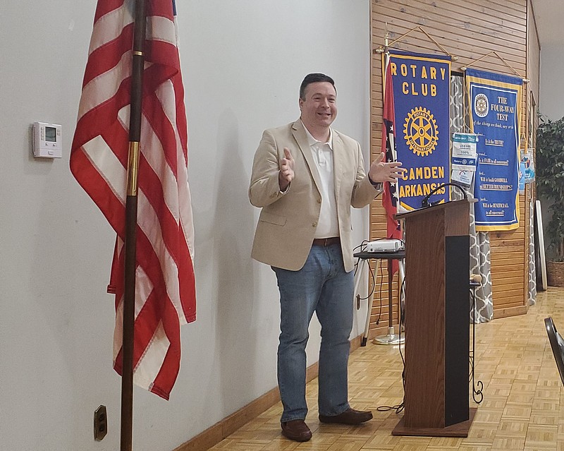 Photo by Bradly Gill
Mark Smith of Thrive Church speaks to the Camden Lions Club.