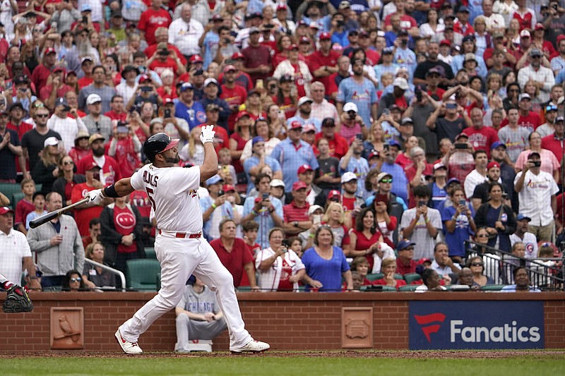 Albert Pujols surprised a young Cardinals fan by giving away jersey