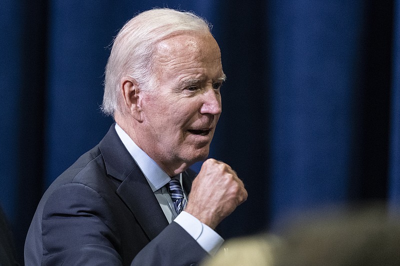 Joe Biden durante una presentación ante el Comité Nacional Demócrata en Oxon Hill (Maryland) el 8 de septiembre del 2022. El presidente está adoptando una postura cada vez más dura hacia los republicanos, diciendo que el trumpismo es una amenaza para la democracia y denunciando tendencias "semifascistas". (AP Photo/Alex Brandon)